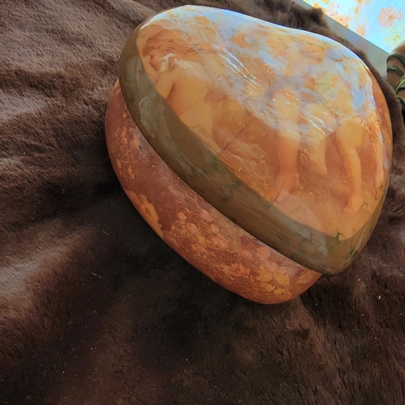 Vintage Cherub Heart Shaped Box - Picture 4 of 11